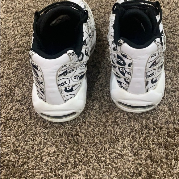 Size 11.5 air max 95 - Picture 3 of 3